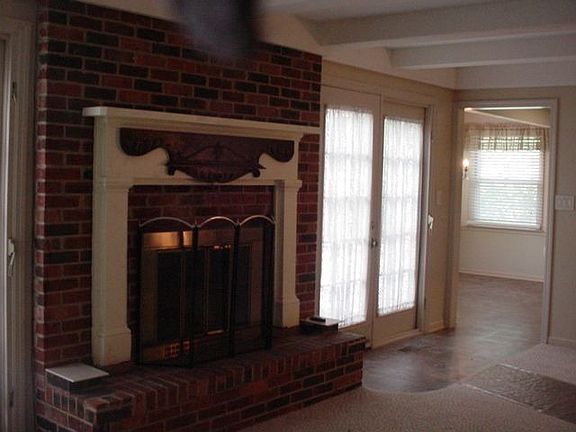 4th image of 419 Jutewood Ct