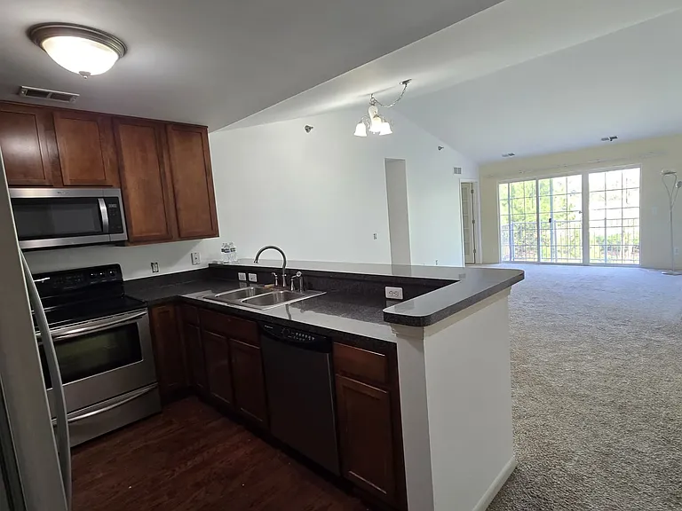 3215 Goldeneye Ln — Photo 2