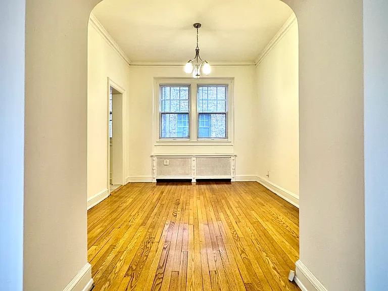 Embassy Apartments — Photo 9