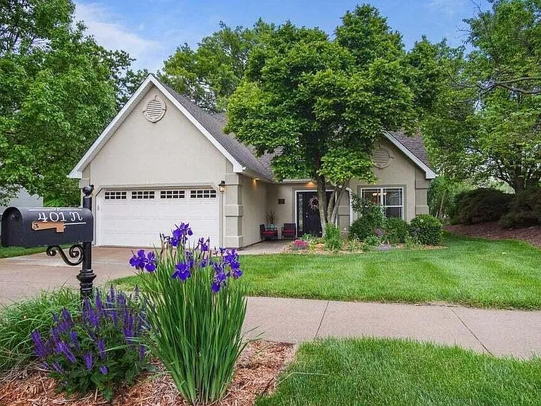 401 N Village Cir — Photo 1