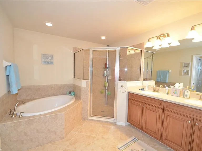 10572 Smokehouse Bay Dr #101 — Photo 13