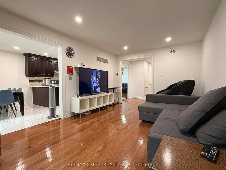 50 Shootfield Cres — Photo 6