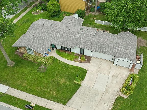 5th image of 1717 Benham Dr