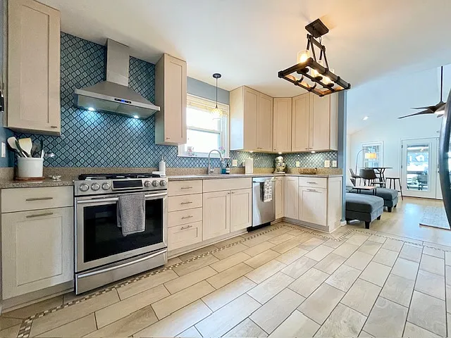 3 bed, 2.5 bath, 2000 sqft, $4,000 — Photo 4