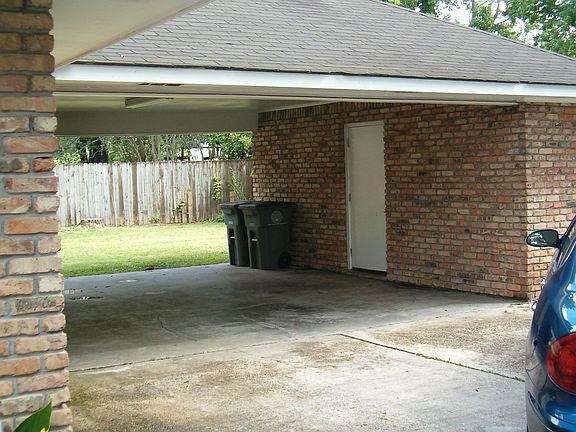 3rd image of 5605 Stonewall Dr