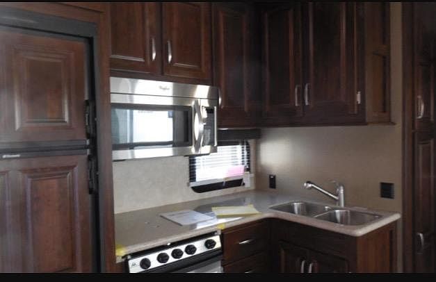 2nd image of 185 S Center St