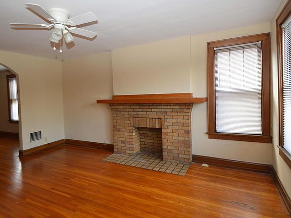 2nd image of 175 E Arcadia Ave