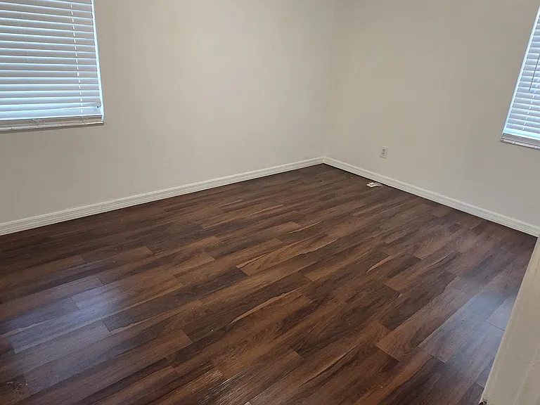4017 W La Salle St — Photo 5