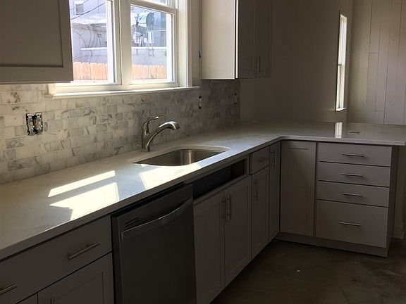 5th image of 937 Philadelphia St Lot 24-25