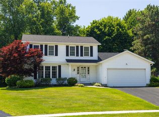 36 Kimbrook Dr, Rochester, NY 14612