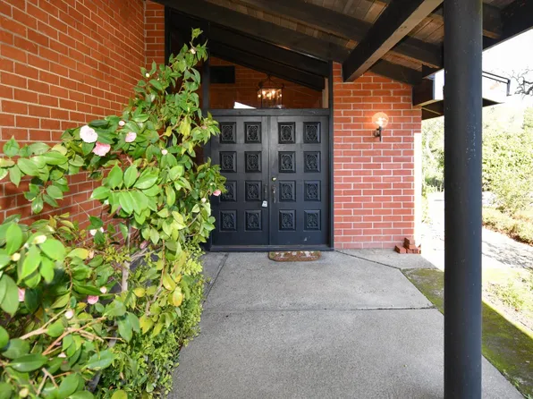 23 Saint Michael Circle, Napa, CA 94558