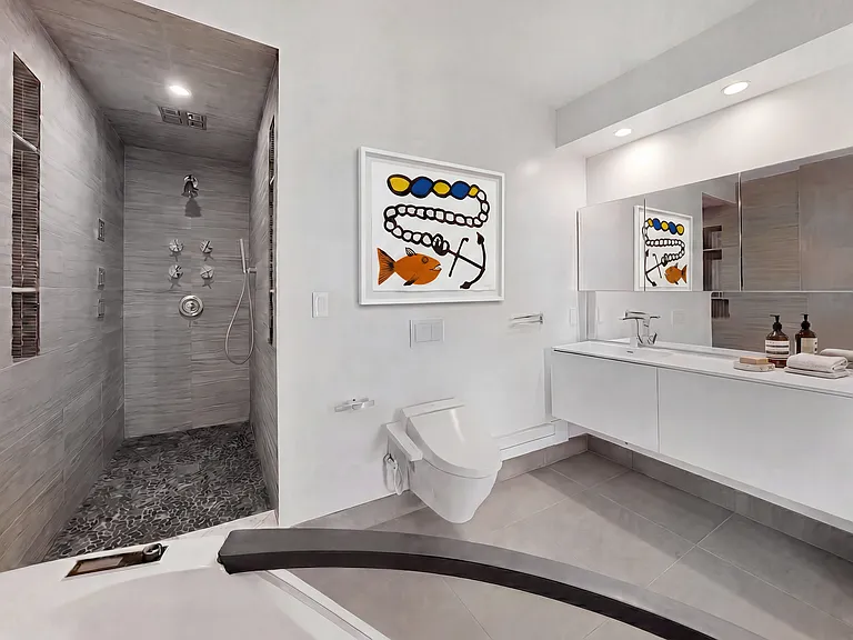 521 W 47th St #4D — Photo 12