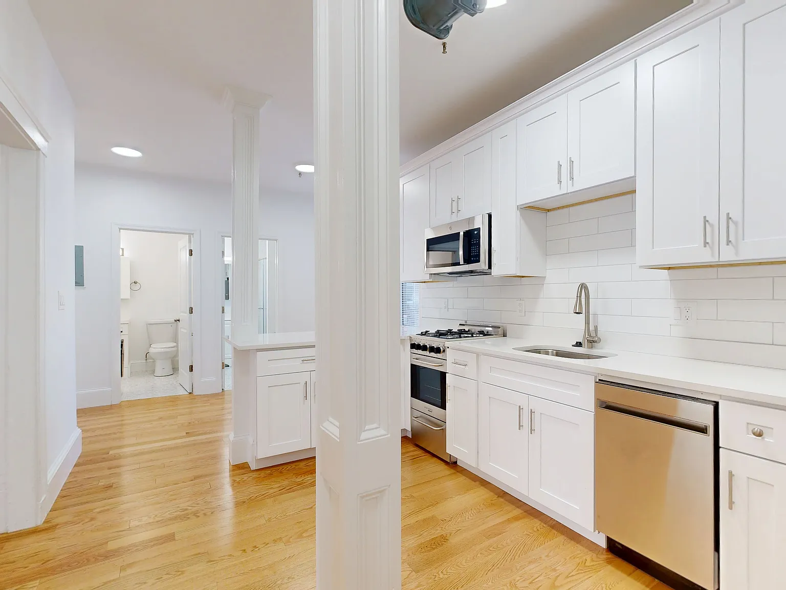 2 bed, 750 sqft, $3,650 — Photo 2