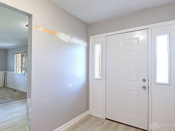3rd image of 2073 Entrada Dr