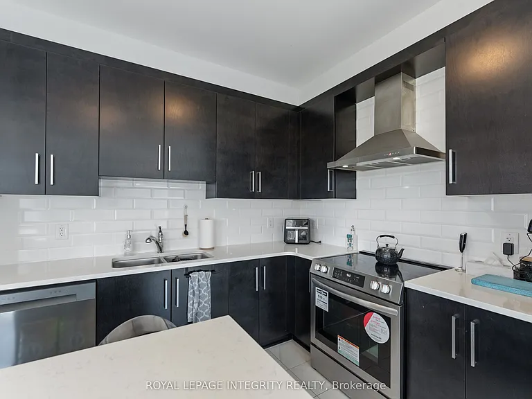 660 Fenwick Way — Photo 13