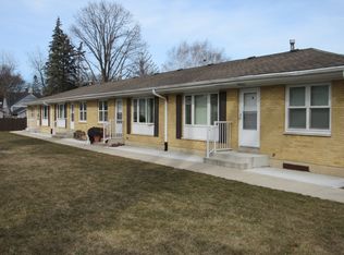 617 North St APT B, Geneva, IL 60134