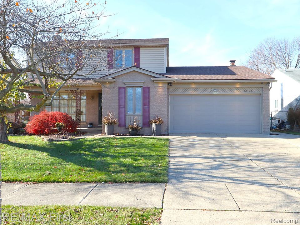 1st image of 42429 Royal Ln