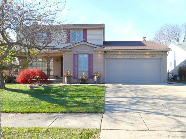 42429 Royal Ln, Clinton Township, MI 48038