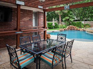 11710 Canyon Mills Dr, Houston, TX 77095