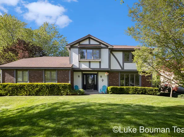 14141 Fox Trail Dr, Holland, MI 49424