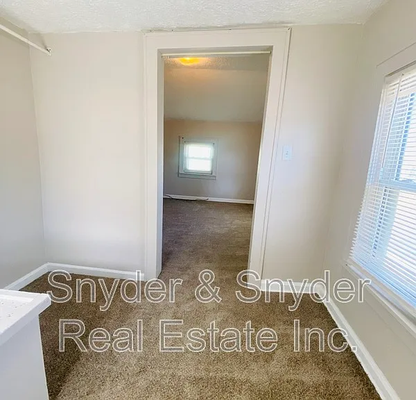 748 Merton Ave — Photo 12
