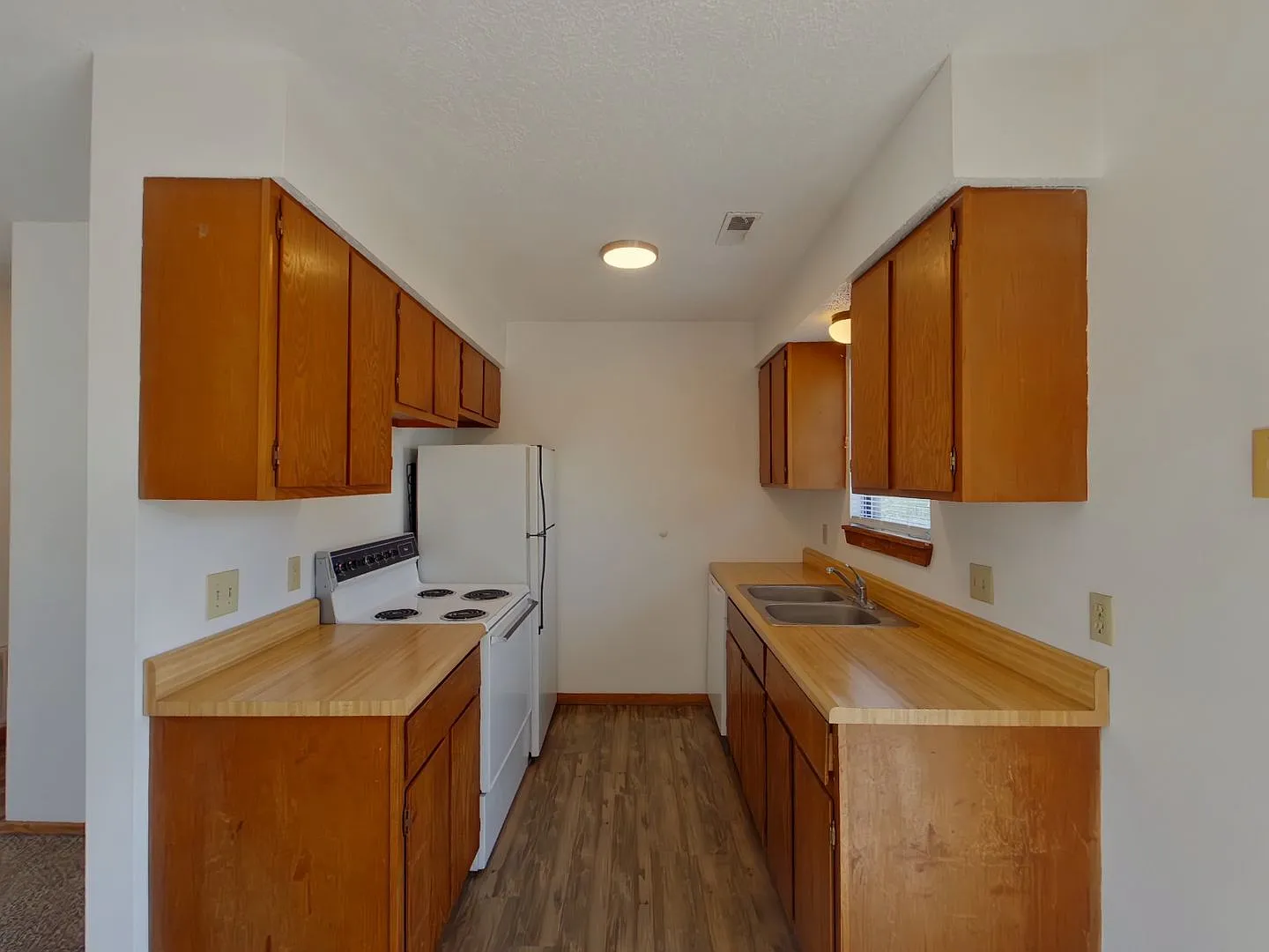 3950 N Garland -4 — Photo 4