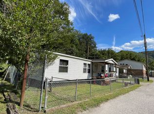 103 & 105 Mile Branch Rd, Cedar Grove, WV 25039