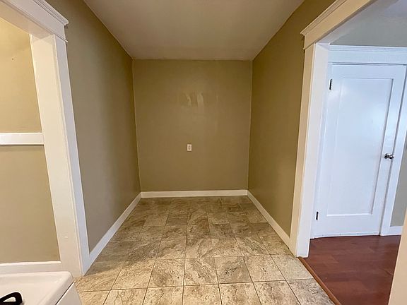 5th image of 208 Falcon Ave #208