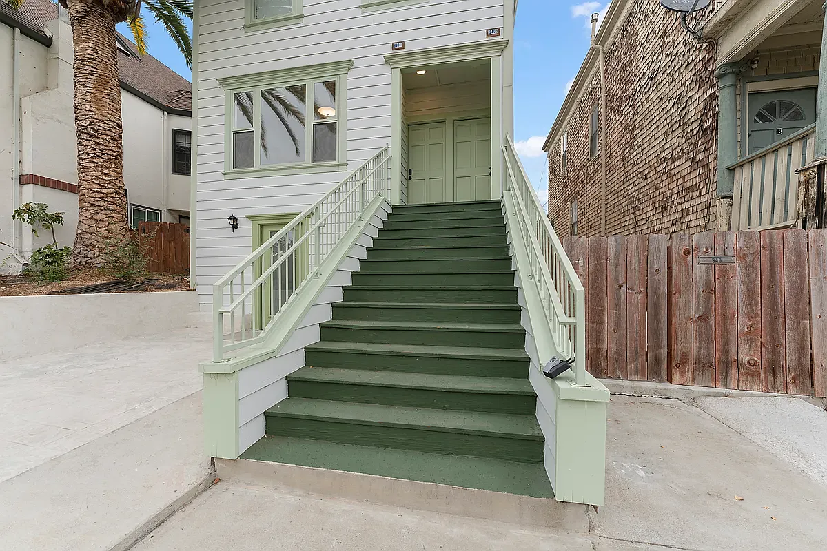 2 bed, 900 sqft, $1,799 — Photo 3