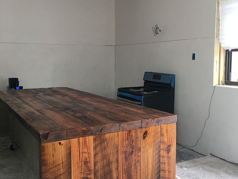 2nd image of 157 Bay Ave