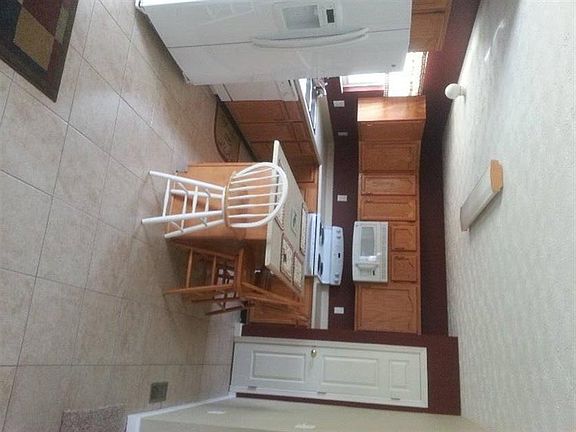 3rd image of 160 Clearbrook Dr