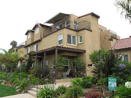 1st image of 888 Felspar St