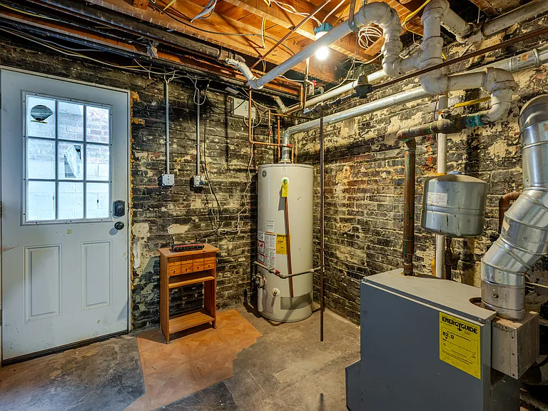 240 Van Buren St NW — Photo 14