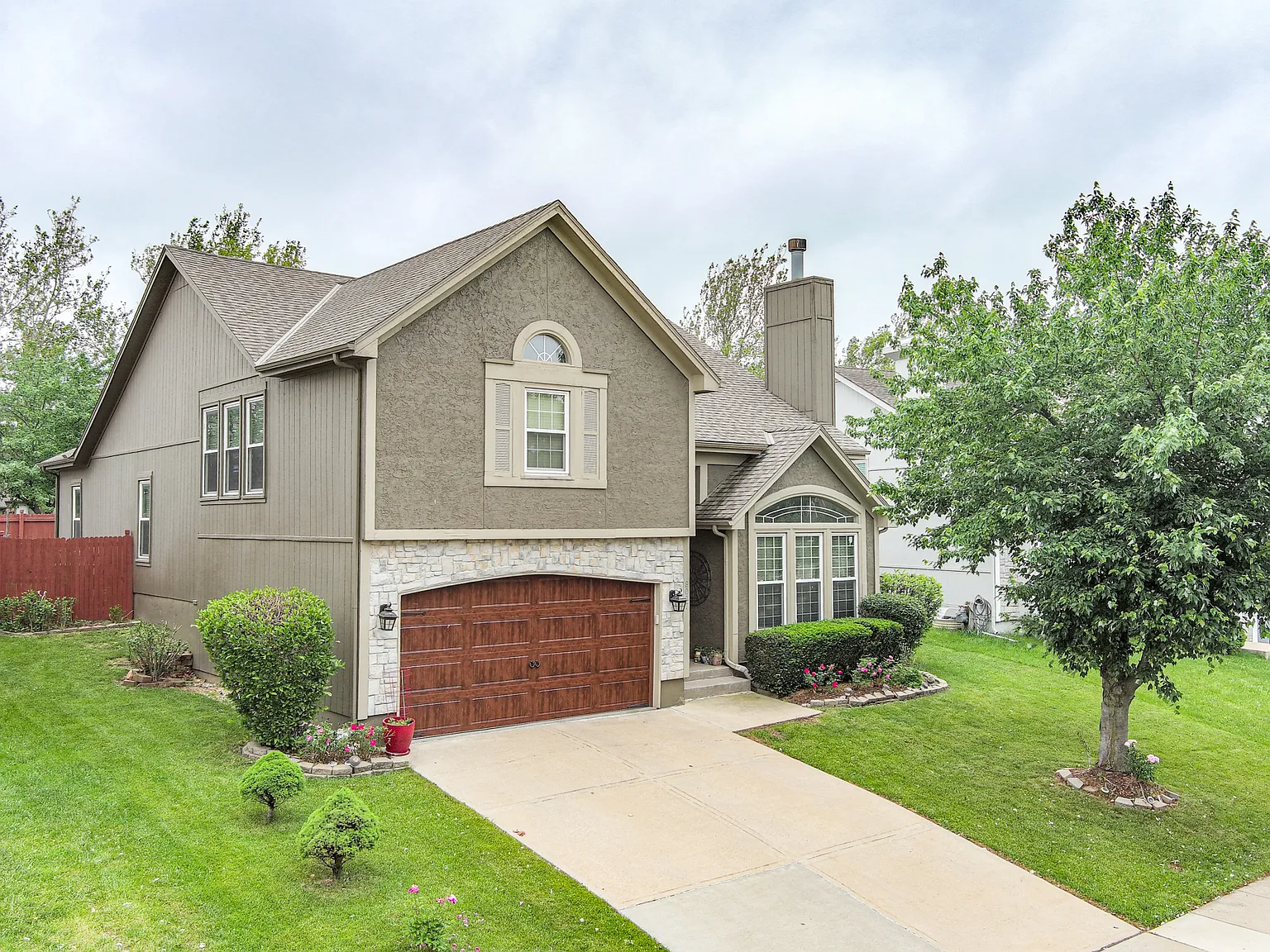 4 bed, 3810 sqft, $3,300 — Photo 1