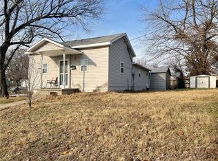 511 E Sycamore St, Nevada, MO 64772