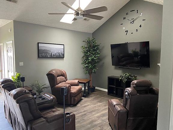 2nd image of 4441 Broadmeadow Way