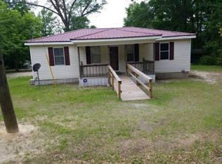 104 Church St, Irwinton, GA 31042