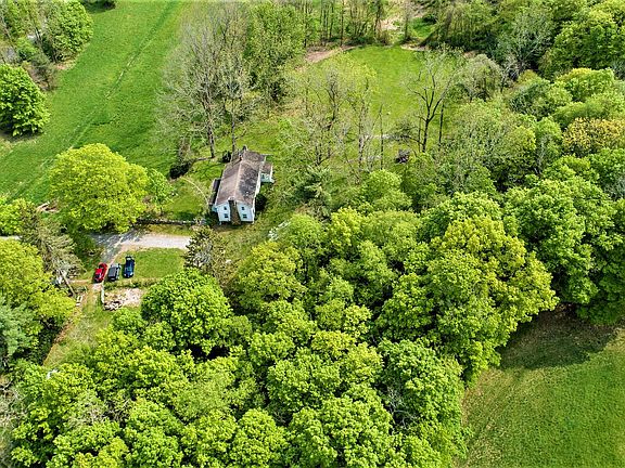 4th image of 303 Hicks Hill Road