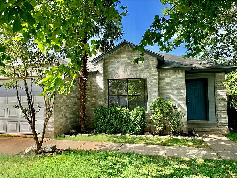2907 Donnell Dr — Photo 2