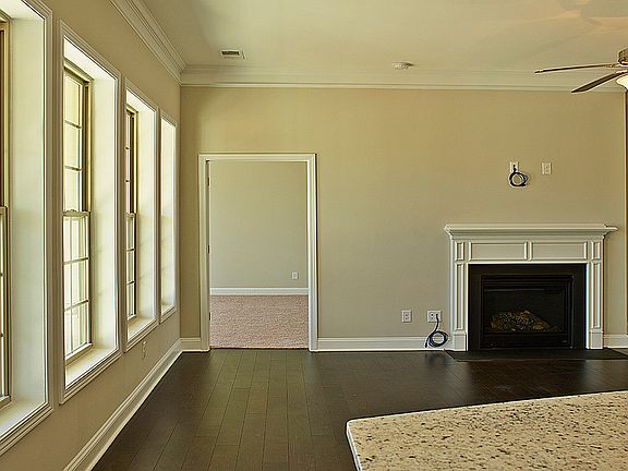 2nd image of 403 Woodland Oaks Ct
