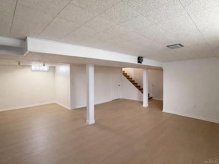 2034 Mortenson Blvd — Photo 10