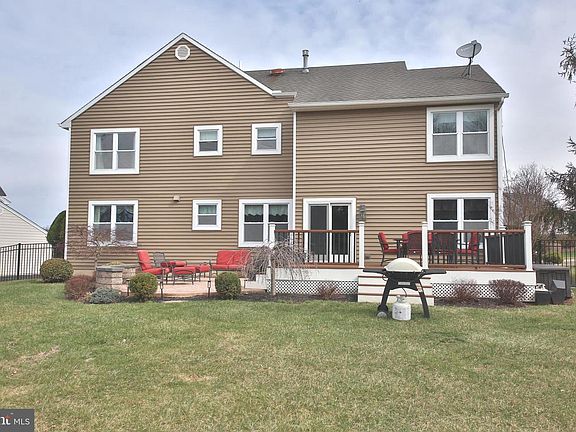 3rd image of 367 Merion Pl