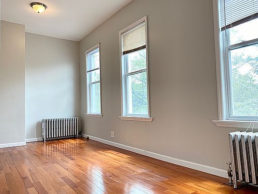 5th image of 1471 Greene Ave Floor 2