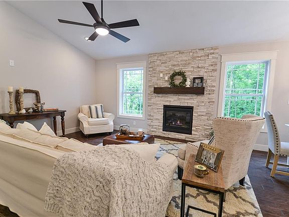 3rd image of 3207 Carmellas Cir