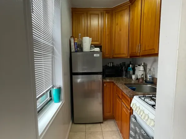 27 East 13th Street image 2 of 4