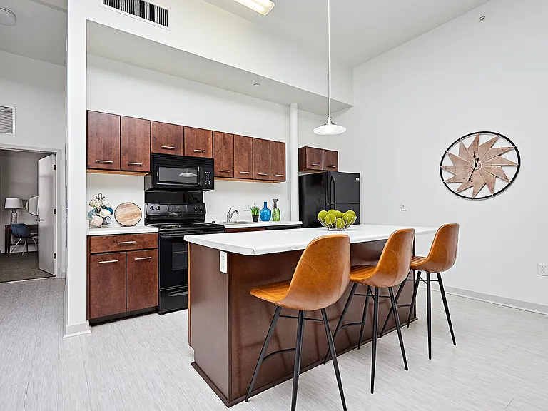 Randolph Apartments — Photo 9