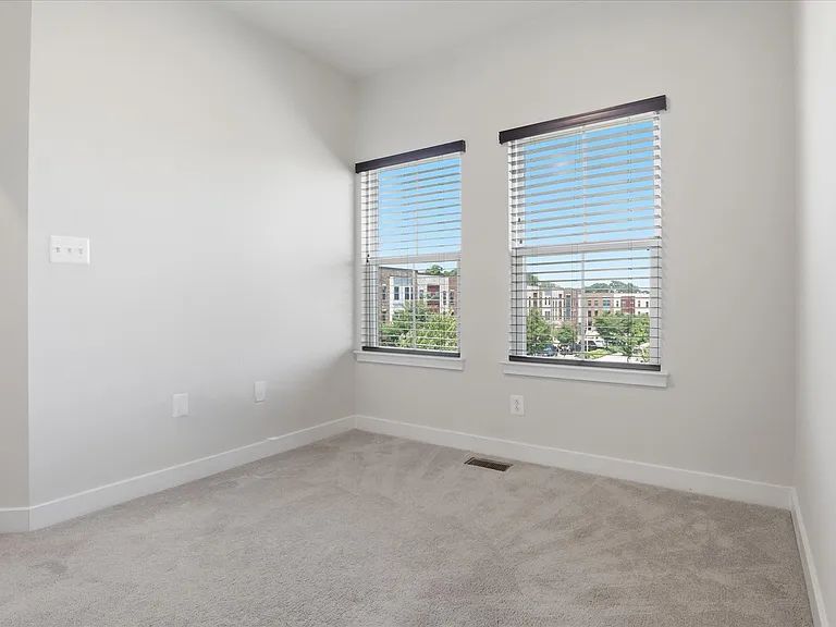 4702 Towne Park Rd — Photo 22