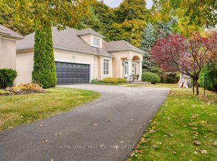 1205 Clarkson Rd N #8, Mississauga, ON L5J2W1