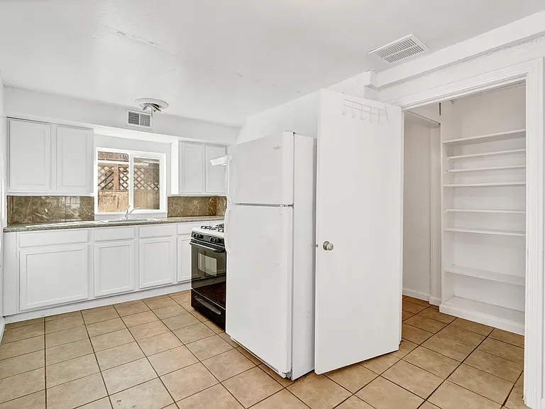 1255 Terrace Ave — Photo 6