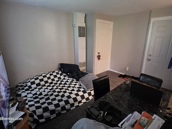 5th image of 228 William St N #1